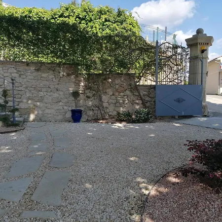 La Maison D'yvette Apartment