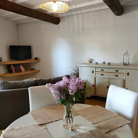 Apartment La Maison D'yvette *