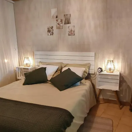 La Maison D'yvette Apartment *
