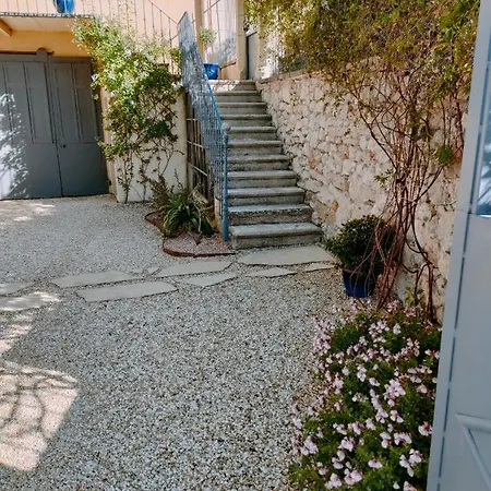 Apartment La Maison D'yvette